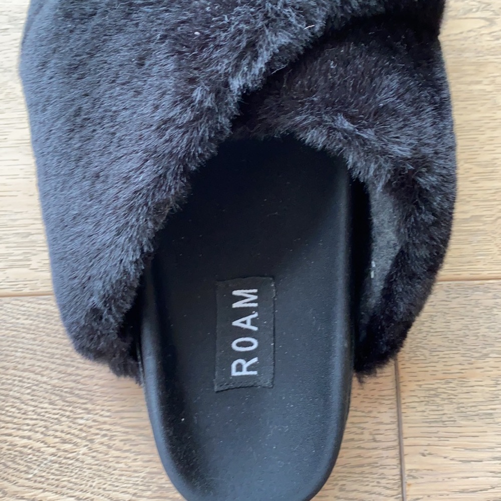 ROAM Cloud Black slippers. Size 38 - Picture 3 of 5